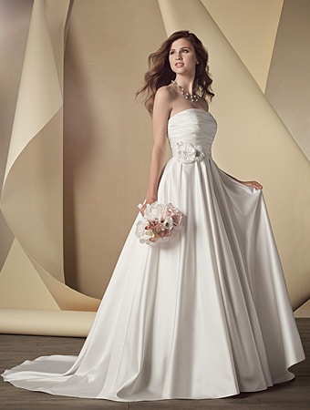 Best Wedding Dresses for Pear-Shaped Brides - Pretty Happy Love - Wedding  Blog