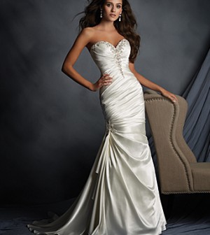 How to Embellish a Wedding Dress