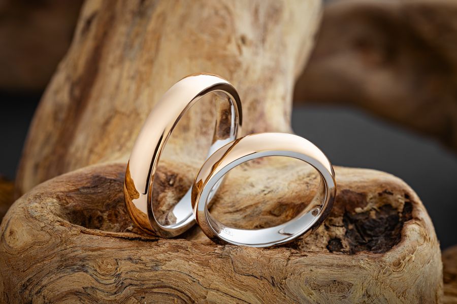 A Complete Guide to Wedding Bands and Engagement Rings