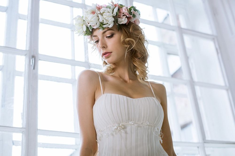 A Start-To-Finish Guide to Sensual and Glamorous Wedding Dresses