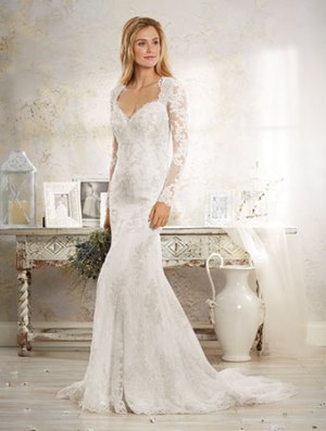 Wedding Dress - MODERN VINTAGE BY ALFRED ANGELO 2016 Collection - 8552 - Lace Fit & Flare Gown with Full Length Sleeves | AlfredAngelo Bridal Gown