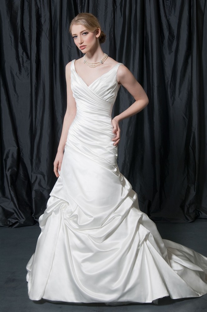 Wedding Dress - Alfred Sung BRIDAL - 6822 | AlfredSung Bridal Gown